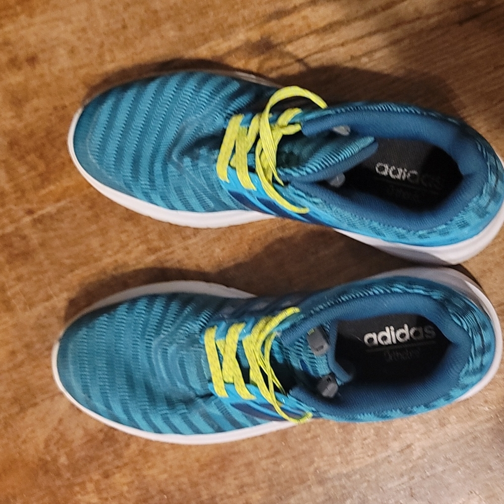 Running shoes